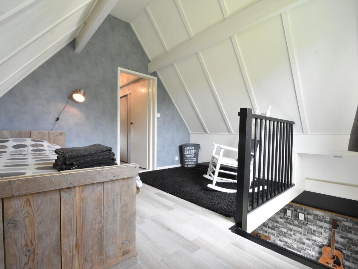 Balmy Holiday Home In Tuitjenhorn With Fenced Garden Экстерьер фото